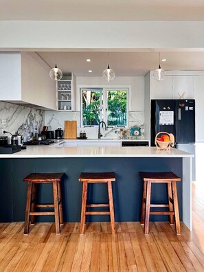 Fridge, microwave, oven, stovetop