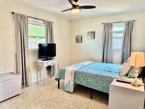 2 bedrooms, iron/ironing board, free WiFi, bed sheets