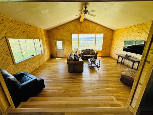 Cozy 3-Bedroom Farmhouse with Wi-Fi and Scenic Views in Norwood, CO