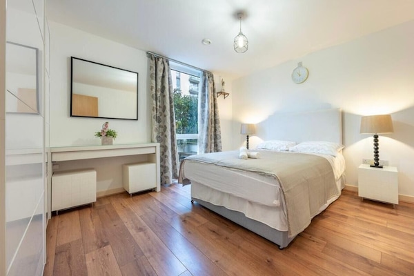 2 camere, una scrivania, ferro/asse da stiro, Wi-Fi gratuito