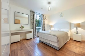 2 chambres, bureau, fer et planche à repasser, Wi-Fi gratuit