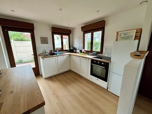 Oven, stovetop, dishwasher