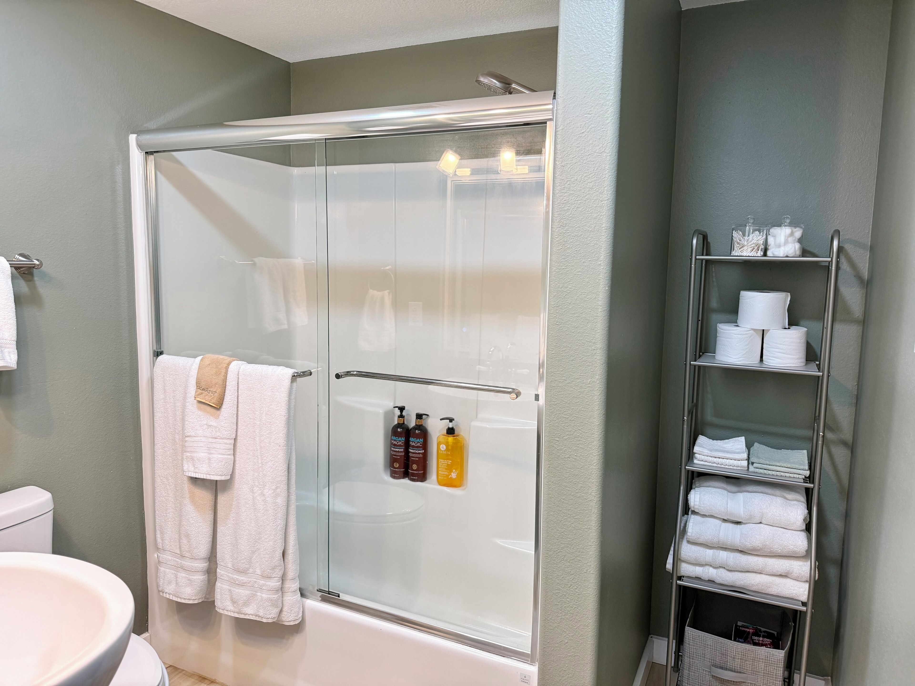 Toallas y papel de baño 