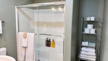 Toallas y papel de baño