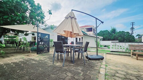 Modern 1-Bedroom Suite Near EAG Airport – Comfort, Style & Convenience