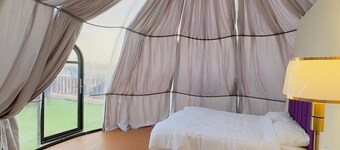 日落沙漠探險豪華露營