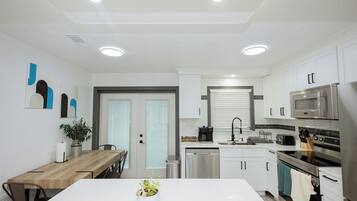 微波炉、烤箱、炉灶、洗碗机