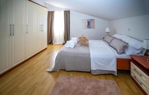 4 chambres, lit parapluie, Wi-Fi gratuit