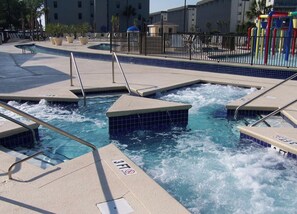 Piscine couverte, piscine extérieure