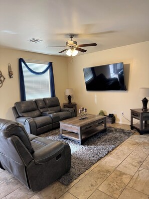 Smart TV -  Purty's Graceful Place, In Joyful Las Cruces! (Las Cruces)