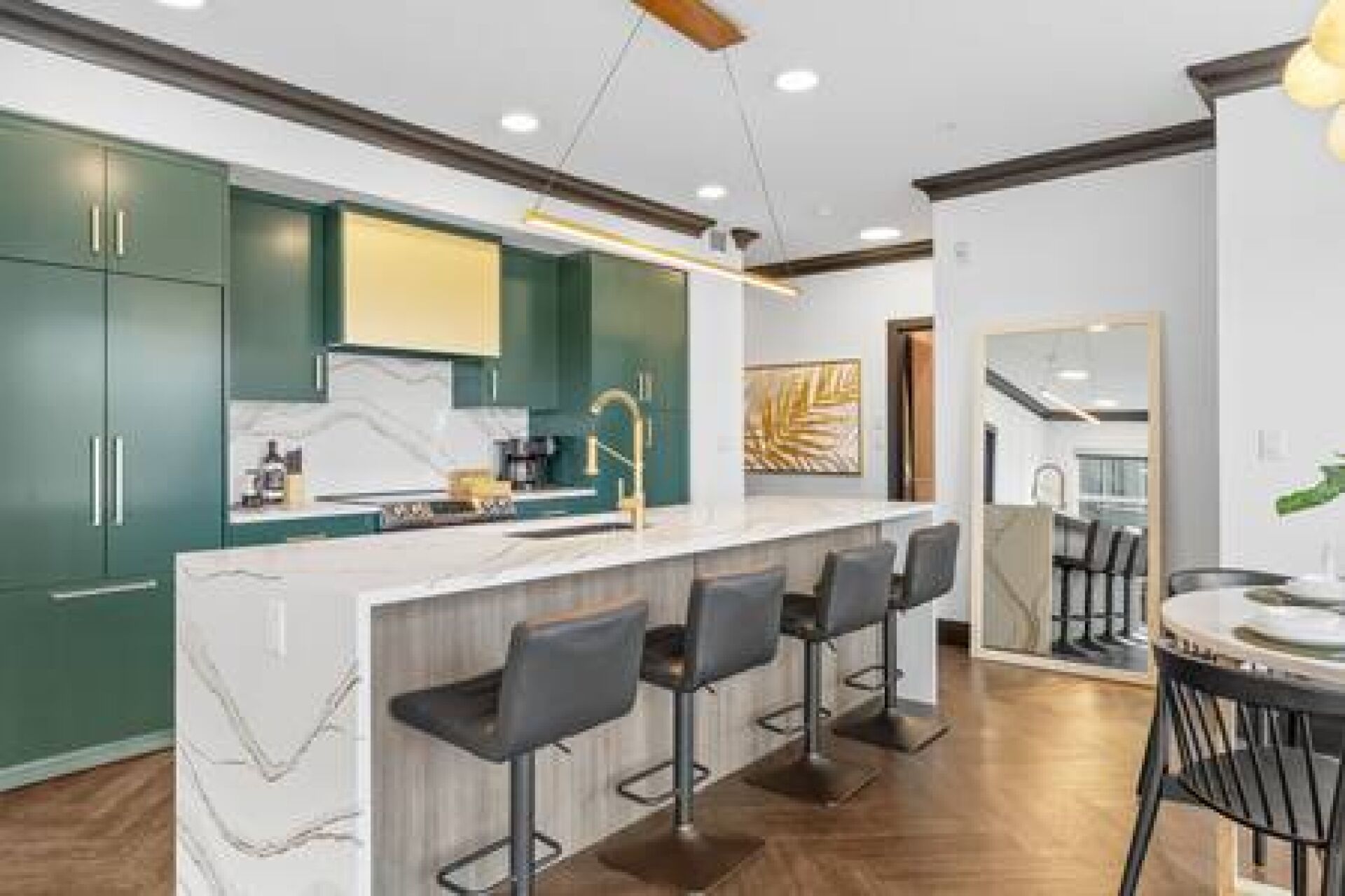 Micro-ondes, four, plaque de cuisson, lave-vaisselle