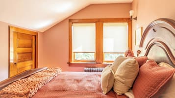3 slaapkamers, een strijkplank/strijkijzer, gratis wifi, beddengoed