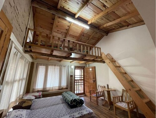 Tranquil View Cottage - 02 Bedroom Home with View