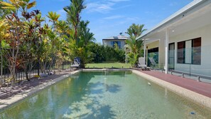 Pool - Steps to the Beach, Pool at Your Door (Trinity Beach)