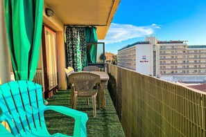 Outdoor dining - Apartment in Calella near the Beach (Lloret de Mar)