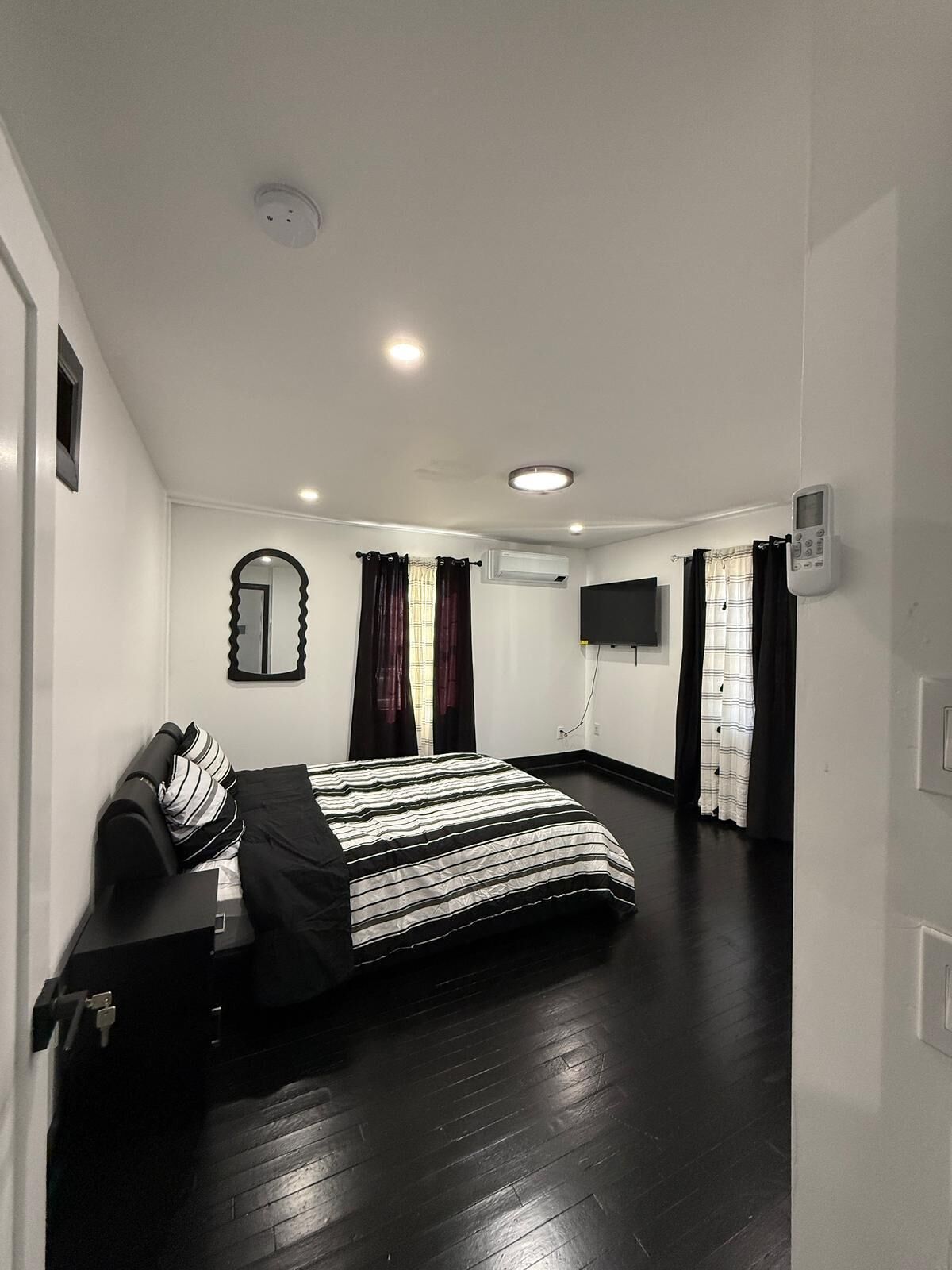 1 多间卧室、熨斗/熨衣板、WiFi、床单