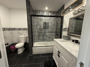 Shower, hair dryer, towels, toilet paper - Angel Sky Challenge (Worcester)