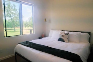 2 habitaciones, tabla de planchar con plancha, wifi y ropa de cama