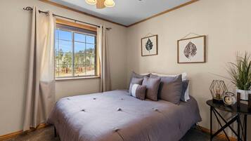 3 bedrooms, WiFi, bed sheets