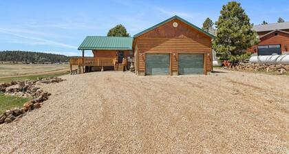 Lost Creek Sanctuary - Hot Tub & Fire Pit!