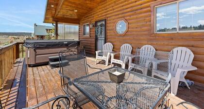 Lost Creek Sanctuary - Hot Tub & Fire Pit!