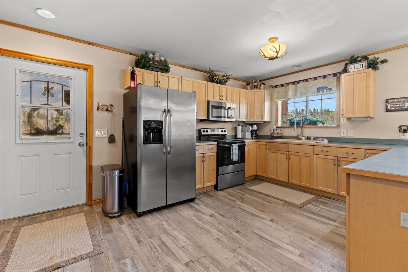 雪櫃、微波爐、焗爐、爐具