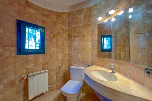 Shower, hair dryer - Holiday Home in Palamós near the Beach (Palamós)