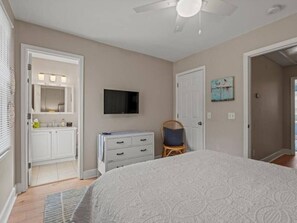 2 bedrooms, iron/ironing board, travel cot, WiFi