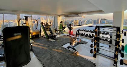 250sqft 4 Economy Stay Pool & Gym