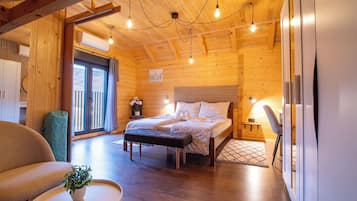 1 dormitorio, tabla de planchar con plancha, wifi y ropa de cama