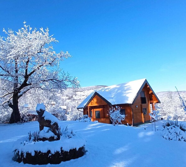 Exterior - Wooden Villa OLD OAK app1 Chic 1-bedroom apartment in charming Plitvice Lakes (rakovica)