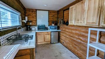 Cabin, Pets allowed, Lake View | Private kitchen
