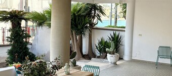 Otranto-A one-minute walk from the beach apartment for families and groups