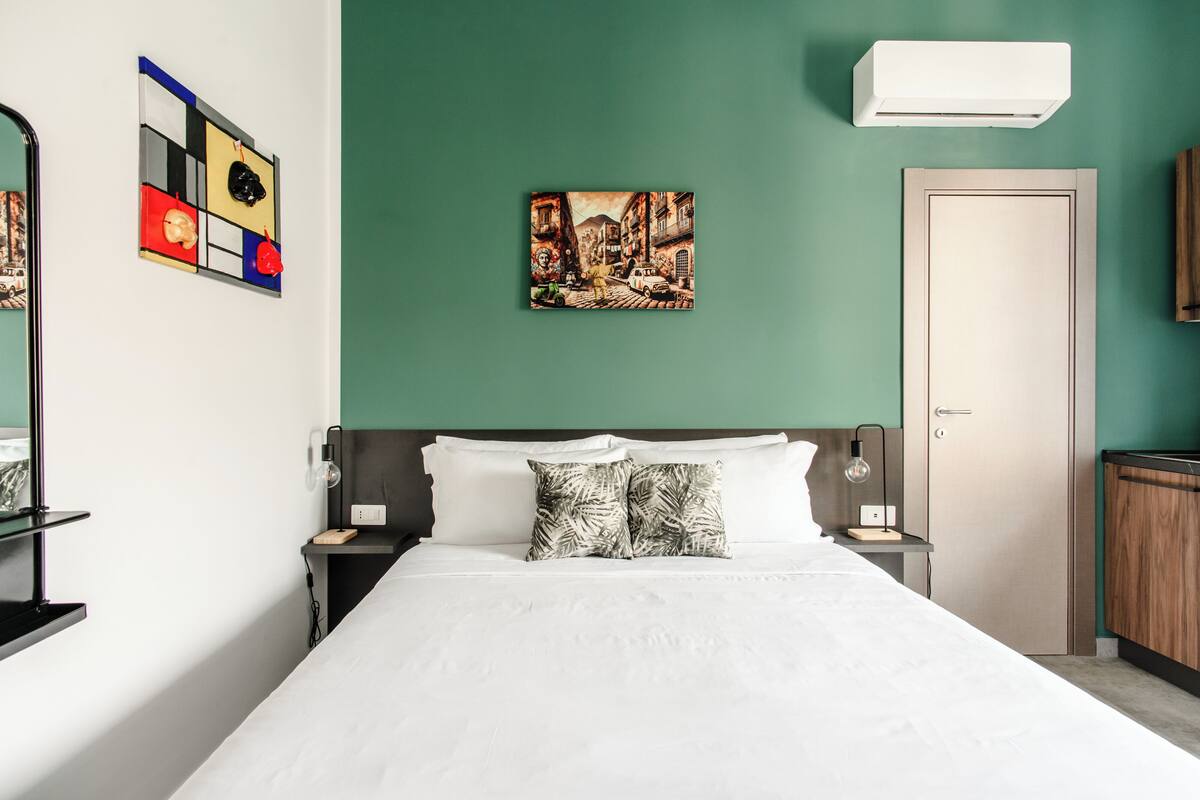Classic Double Room, City View | 1 bedroom, minibar, in-room safe, blackout drapes