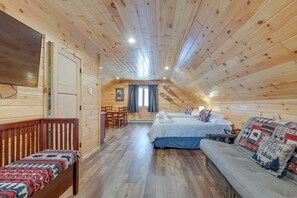 3 bedrooms, iron/ironing board, free WiFi