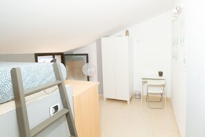 2 habitaciones, tabla de planchar con plancha y acceso a internet