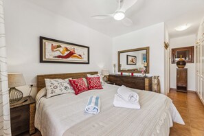 3 chambres, fer et planche à repasser, accès au Wi-Fi (inclus)