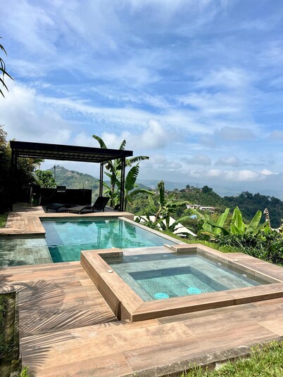 Charming Chalet with View, Pool & Jacuzzi – Your Peaceful Escape