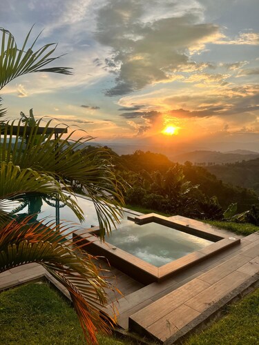 Charming Chalet with View, Pool & Jacuzzi – Your Peaceful Escape