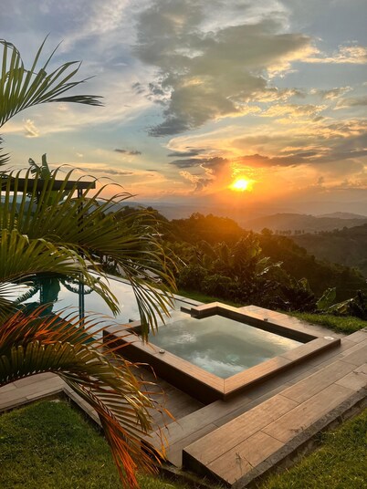 Charming Chalet with View, Pool & Jacuzzi – Your Peaceful Escape