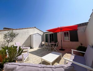 Outdoor dining - VAUBAN appartement avec terrasse proche plage (Saint-Martin-de-Ré)