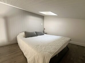 1 chambre, lit parapluie