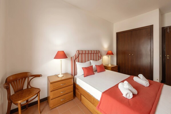 1 bedroom, iron/ironing board, bed sheets