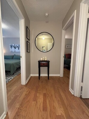 2 chambres, fer et planche à repasser, Wi-Fi gratuit, draps fournis