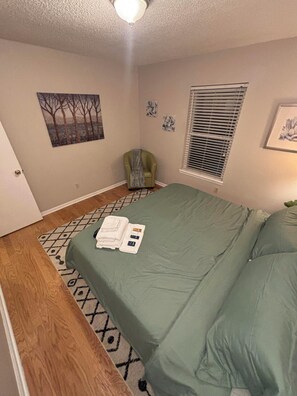 2 habitaciones, tabla de planchar con plancha y wifi gratis