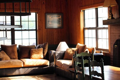Fisherman's Paradise on 120-acre Private Lake