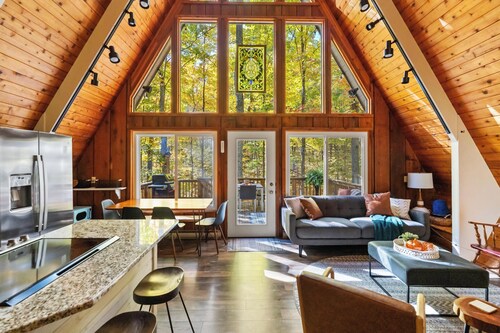 4BR A-Frame at Schuss Mtn | Torch Lake + Pool Access