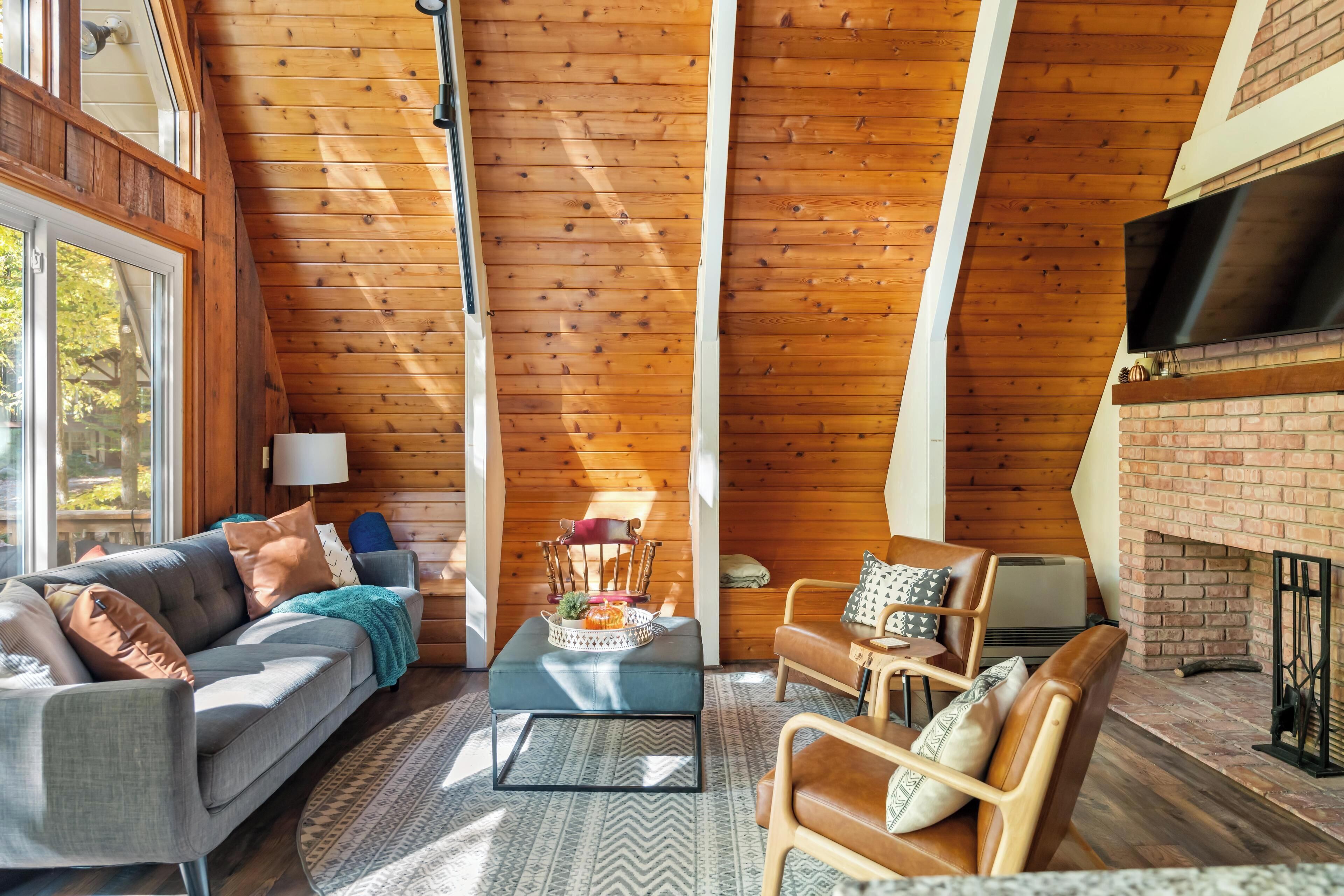 Een smart-tv en een open haard