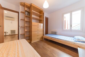 4 Schlafzimmer, Bügeleisen/Bügelbrett, Internetzugang