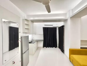 Apartment | 1 bedroom, iron/ironing board, free WiFi - 600sqft 5 Elite Stay with Pool and Sauna (Dhaka)